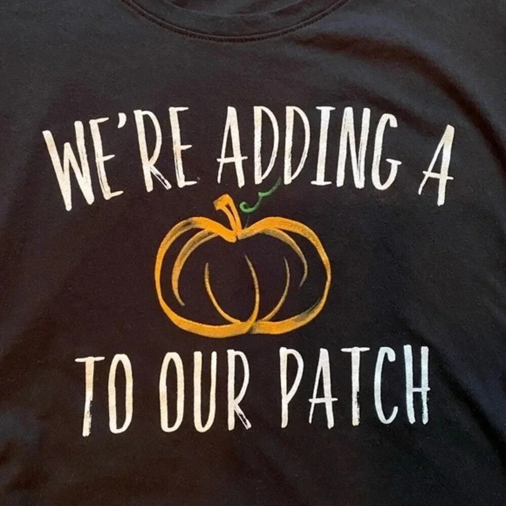 Motherhood Maternity, Fall October Pumpkin Announcement T-Shirt,‎ Black